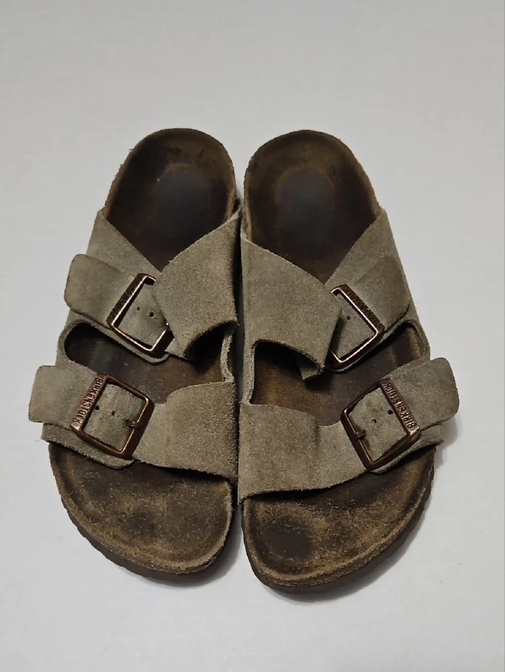 Birkenstock Unisex  ArizonaDouble Strap Buckle Sandals in Olive Gray Size 40(9)